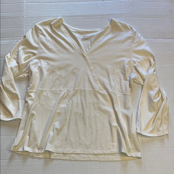 J.Jill-XL-cream-V-neck,3/4 sleeve, pullover, super soft crossover tee. - Picture 1 of 9